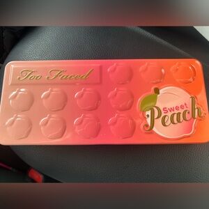 Too face sweet peach eyeshadow